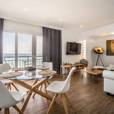 Beachfront Dreamin דירה