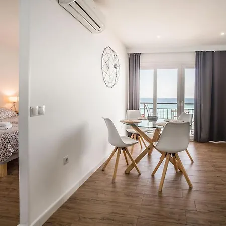 Beachfront Dreamin Фуэнхирола